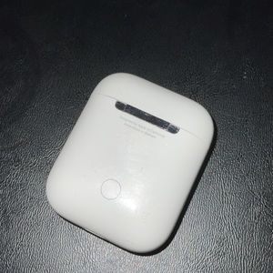 Apple AirPods Charging Case
